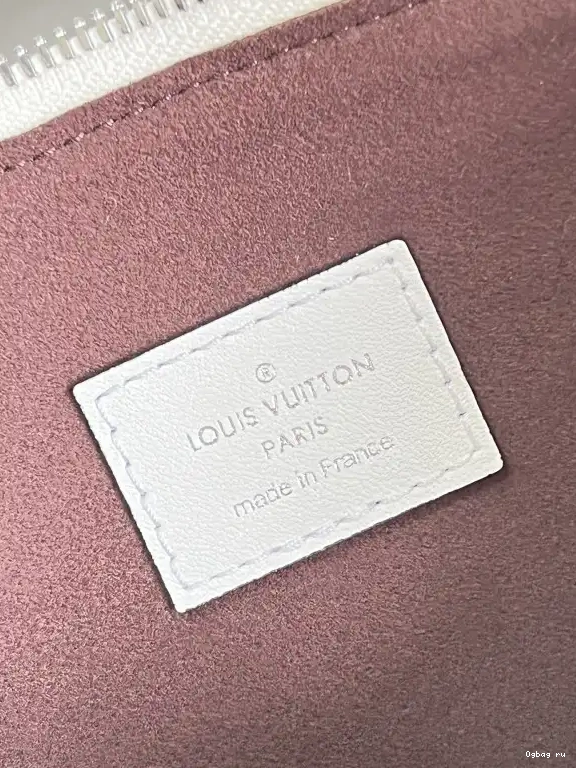 VUITTON COUSSIN PM-26*20*12cm LOUIS 0419
